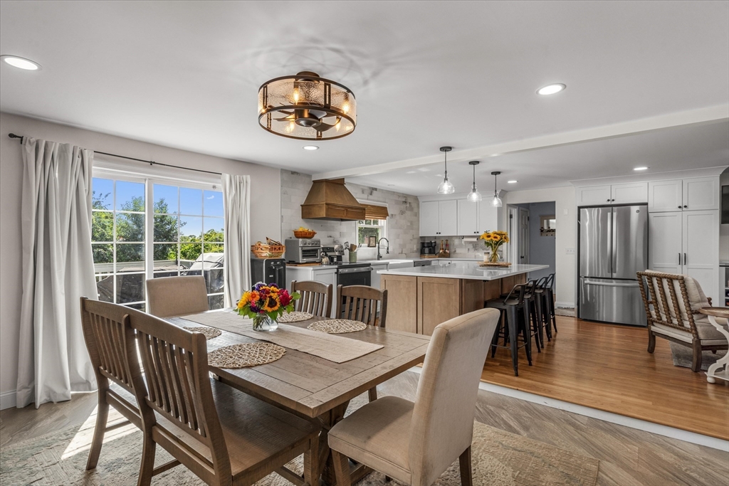 23 Elnora Dr