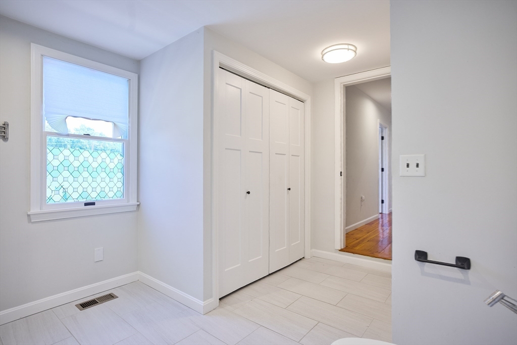 15 Clark St #15, Winchester, MA, 15 Clark St #15, Winchester, MA Photo #18