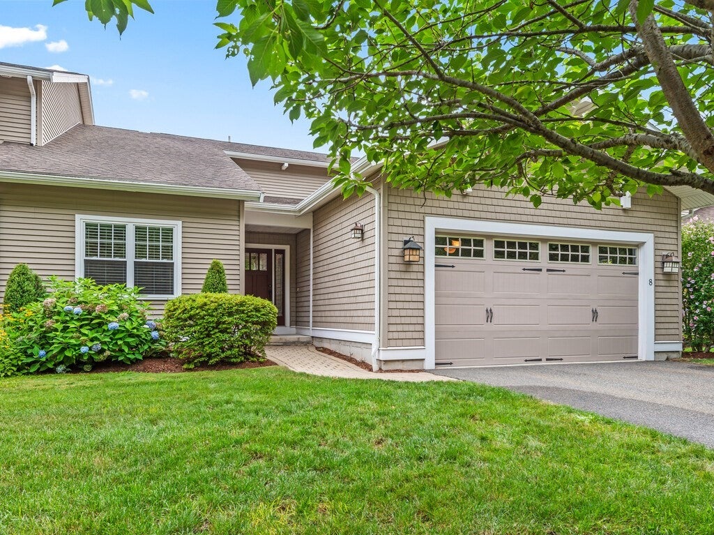 Photo of 8 Walden Way, Milford, MA