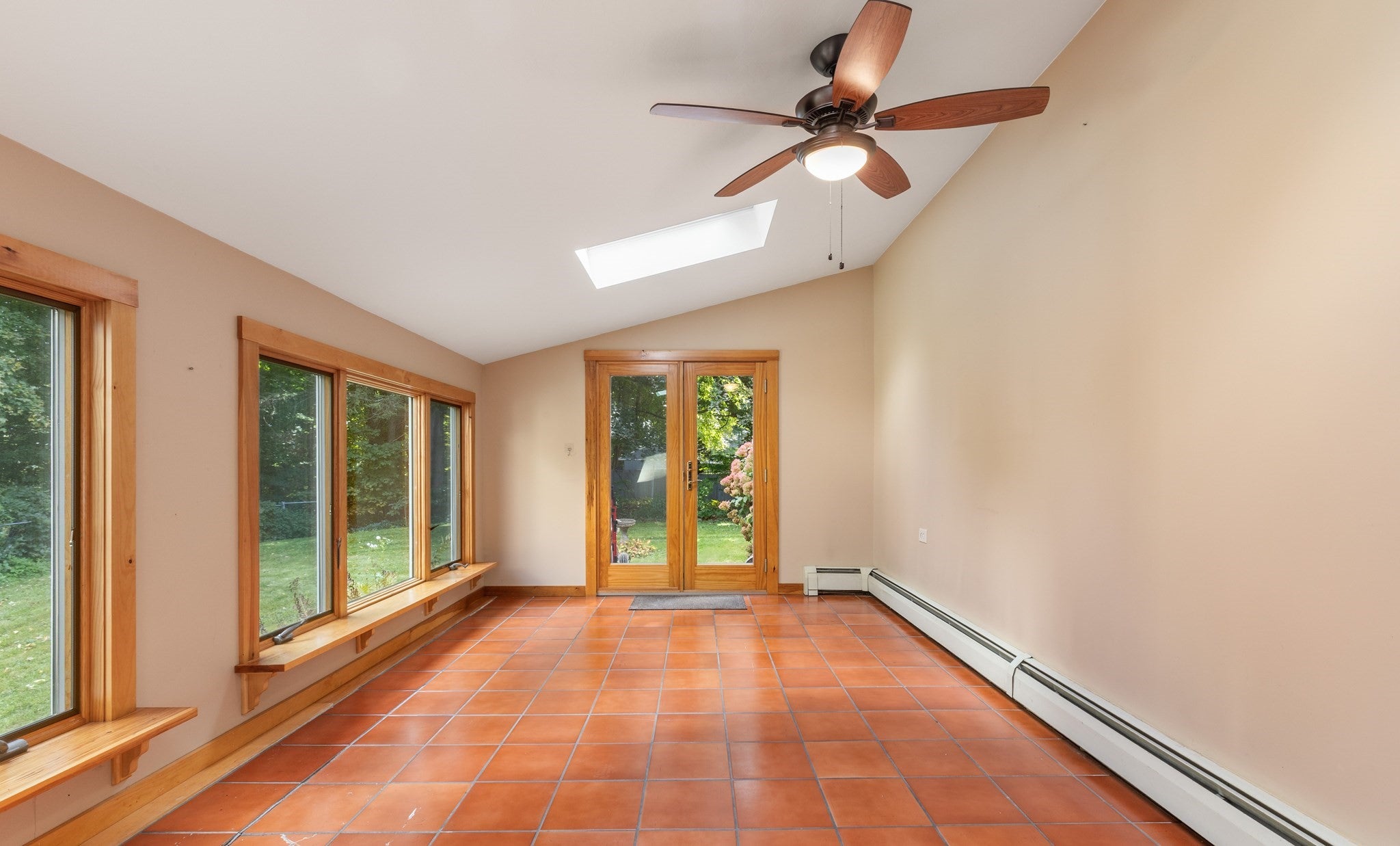 609 Oxford St S ST, Auburn, MA, 609 Oxford St S ST, Auburn, MA Photo #4