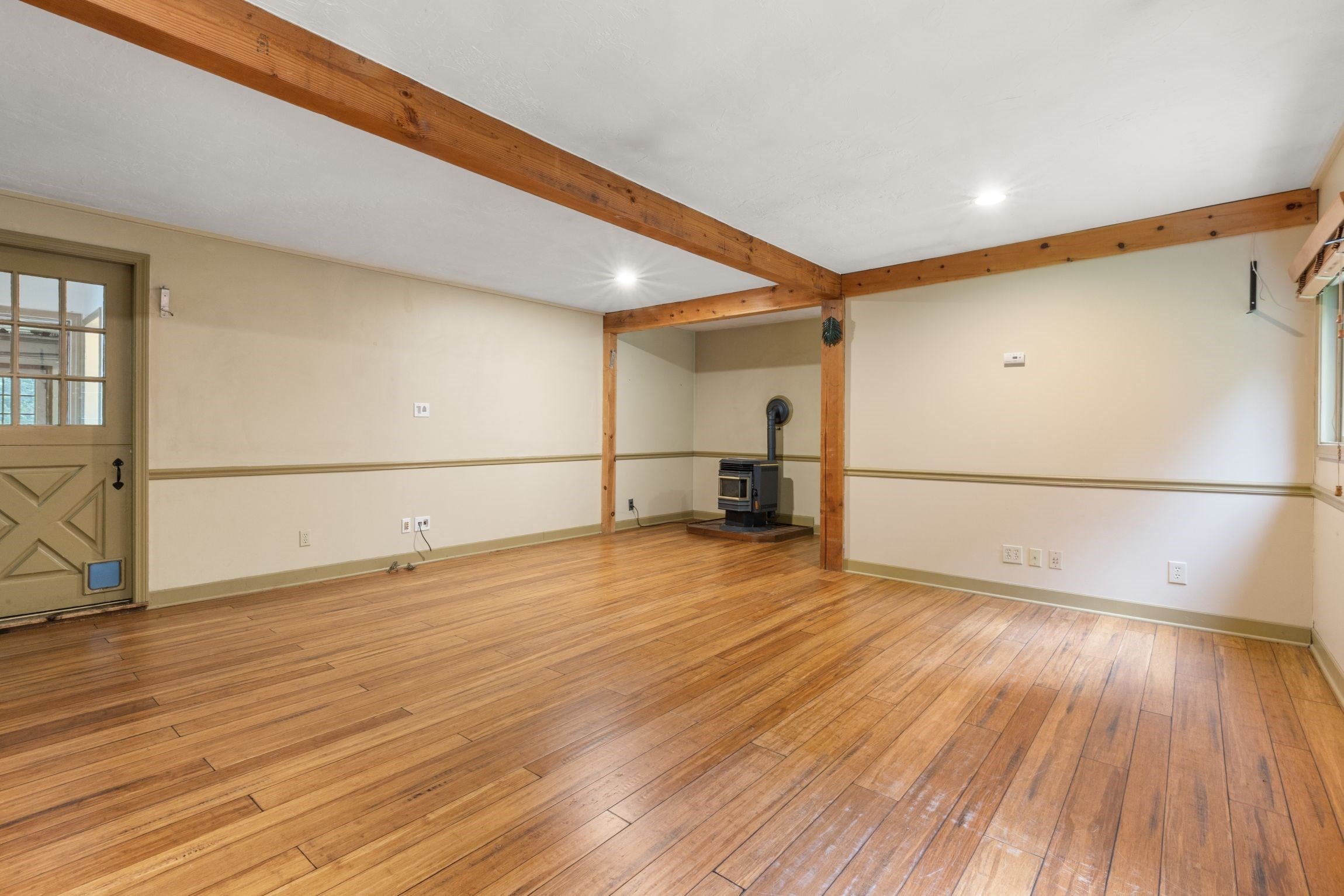 609 Oxford St S ST, Auburn, MA, 609 Oxford St S ST, Auburn, MA Photo #2