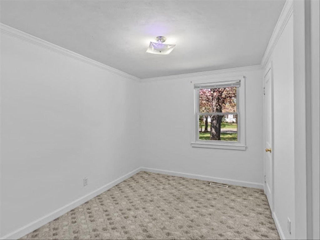 Springfield, Massachusetts 01119, United States, 3 Bedrooms Bedrooms, ,2 BathroomsBathrooms,Residential,Pending,119118