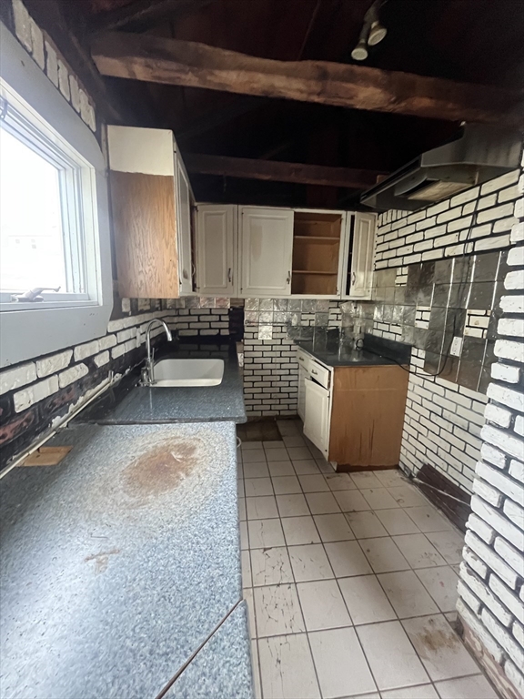 67 Delano St, New Bedford, MA Photo #8