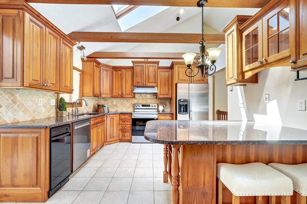 3 Macone Cir, Stoneham, MA, 3 Macone Cir, Stoneham, MA Photo #11