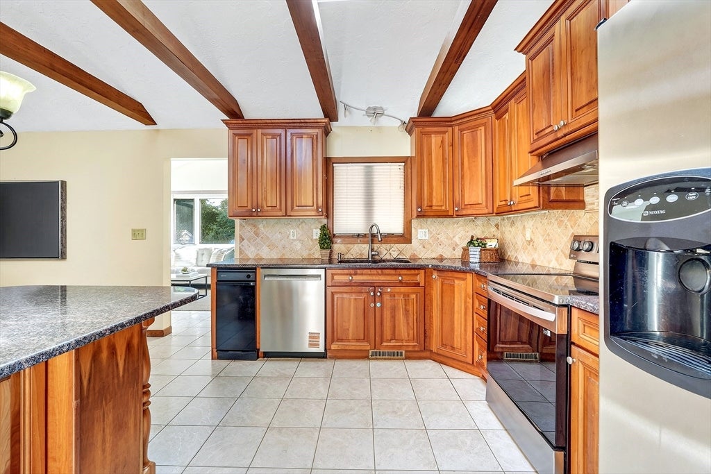 3 Macone Cir, Stoneham, MA, 3 Macone Cir, Stoneham, MA Photo #12