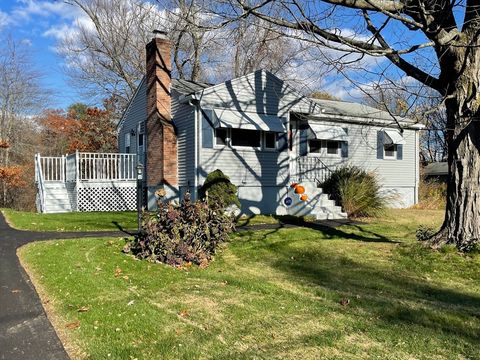 18 Pleasant St Littleton MA 01460
