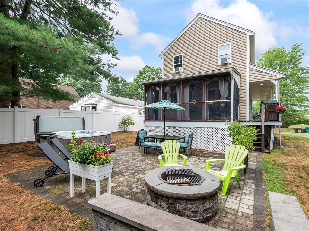 17 Sewell St