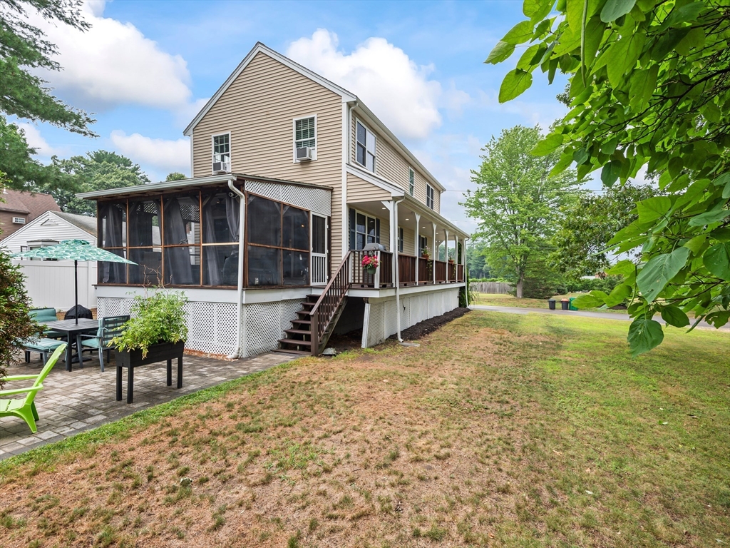 17 Sewell St