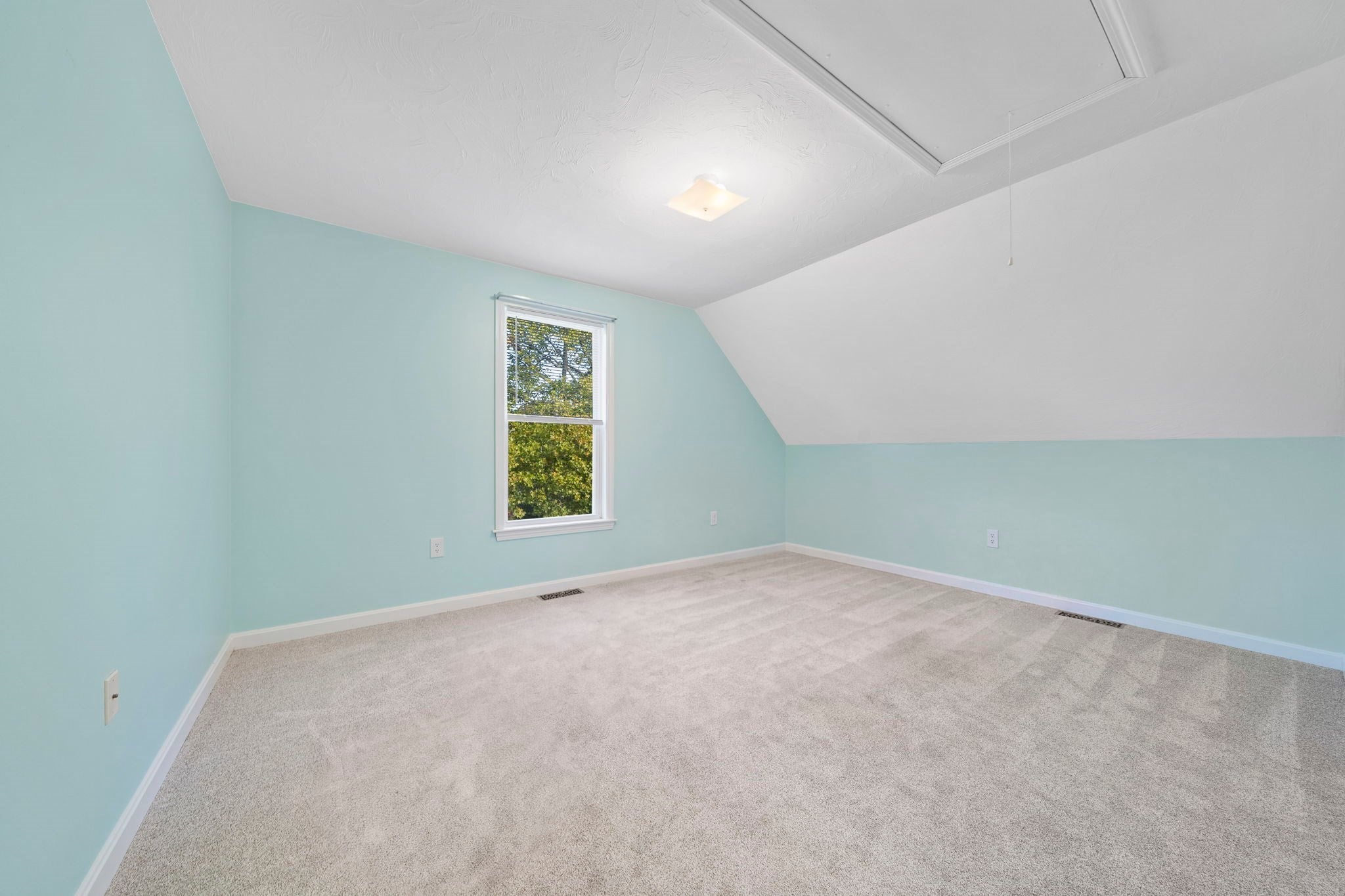 11 Doris Dr, Weymouth, MA Photo #13