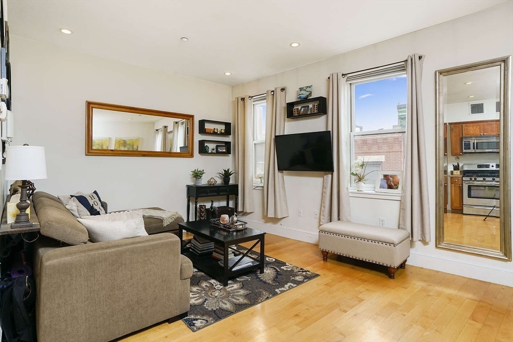 8 Garden Court 7