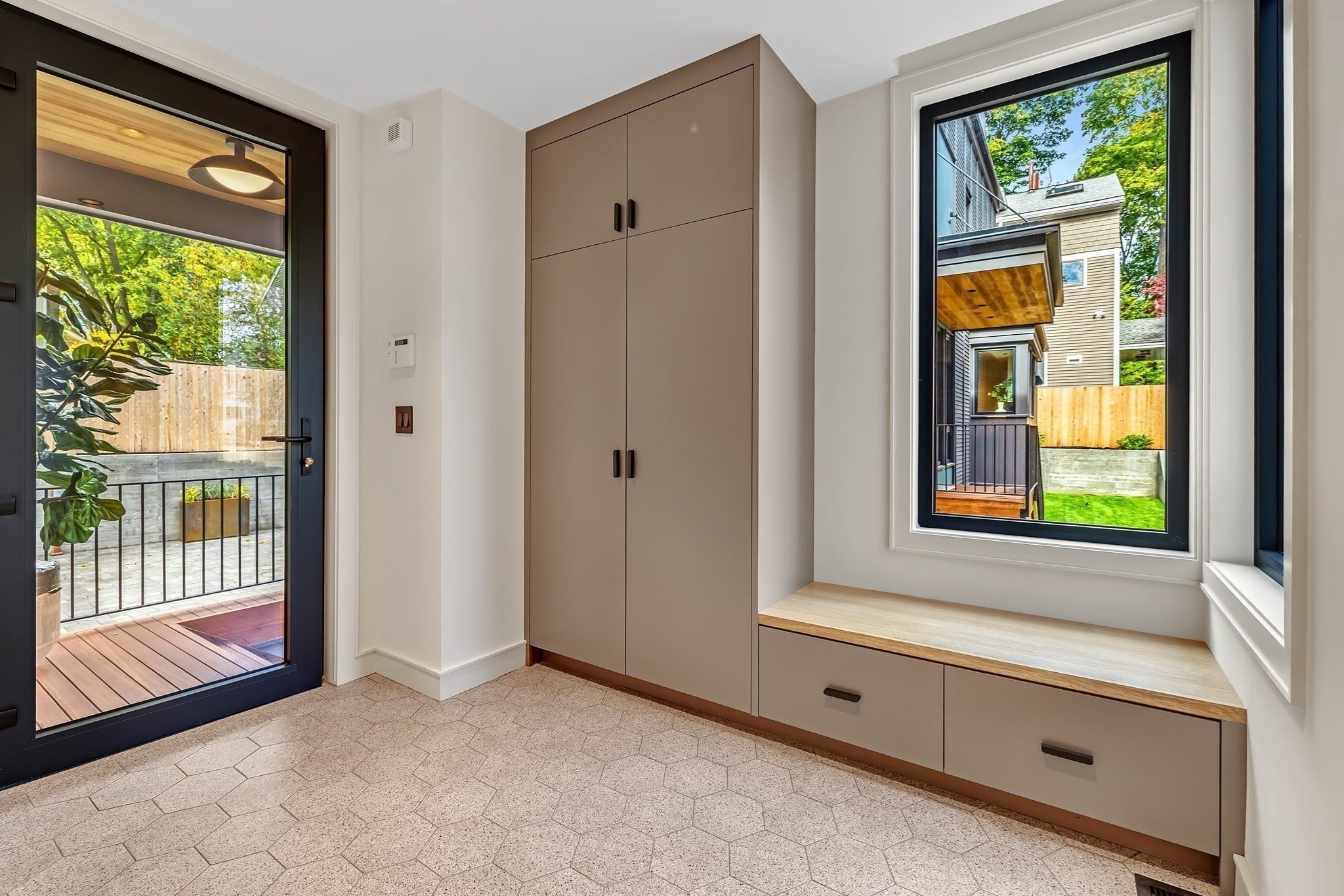6 Holworthy Terrace 6