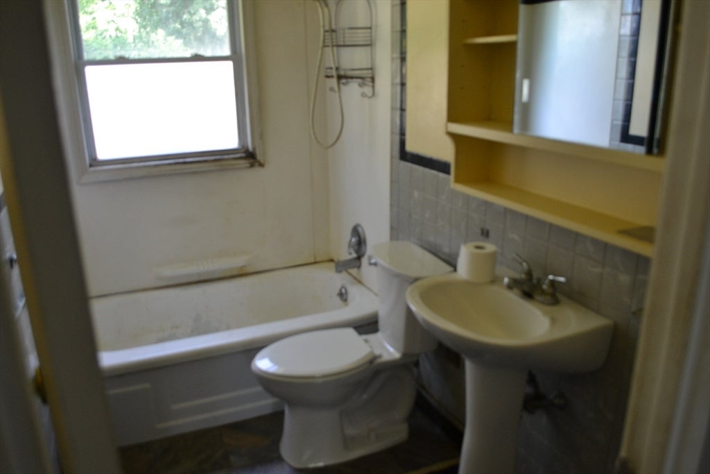 31 Winslow Ave, Leicester, MA, 31 Winslow Ave, Leicester, MA Photo #12