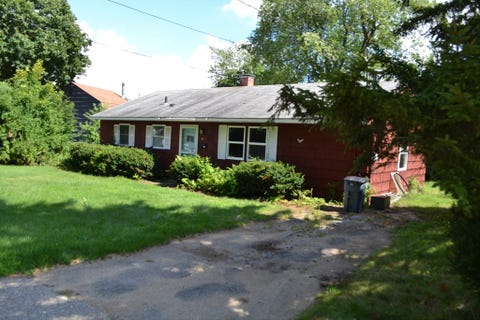 Photo of 31 Winslow Ave, Leicester, MA 01524 (MLS # 73566870)