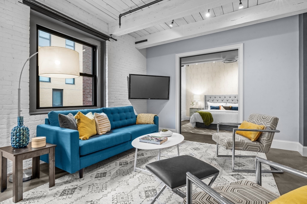 90 Wareham St 303
