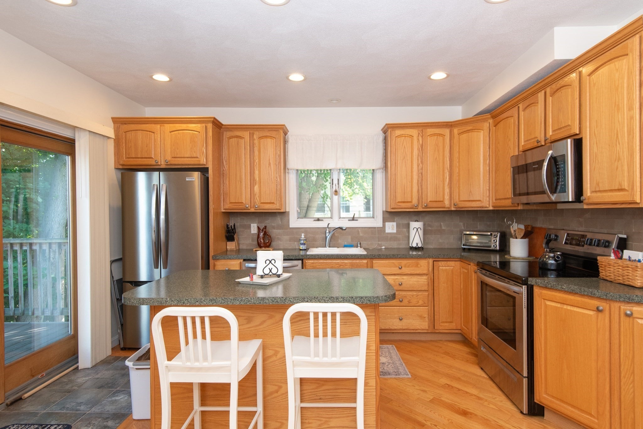18 Union St #1, Reading, MA Photo #2