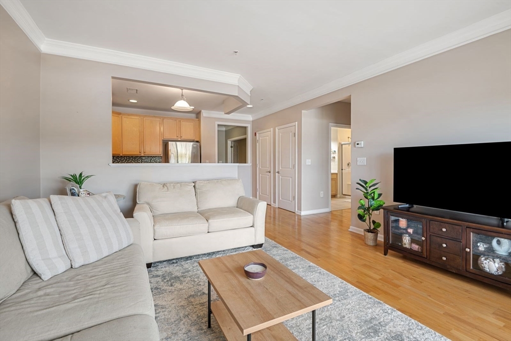204 Clocktower Dr 202