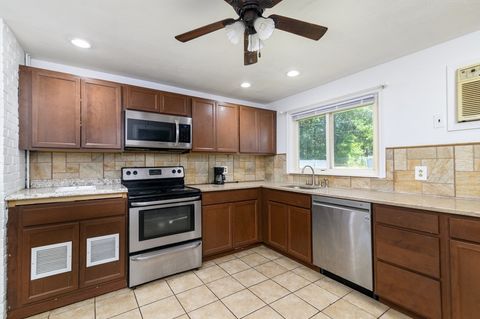 285 Hovenden Ave Brockton MA 02302