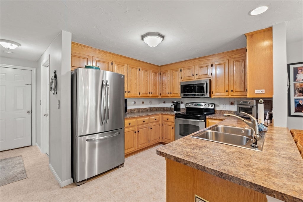 7 Nature View Dr #7, Uxbridge, MA, 7 Nature View Dr #7, Uxbridge, MA Photo #11
