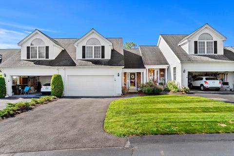 Photo of 7 Nature View Dr #7, Uxbridge, MA 01569 (MLS # 73559717)