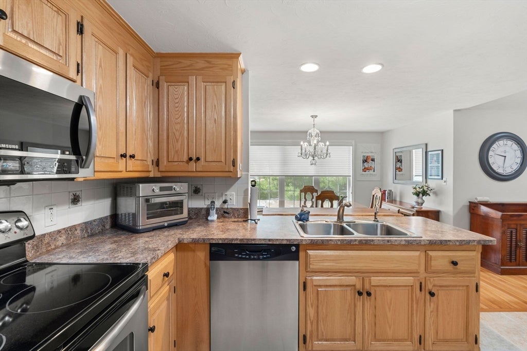 7 Nature View Dr #7, Uxbridge, MA, 7 Nature View Dr #7, Uxbridge, MA Photo #12