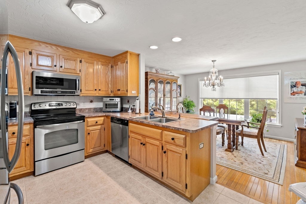 7 Nature View Dr #7, Uxbridge, MA, 7 Nature View Dr #7, Uxbridge, MA Photo #10