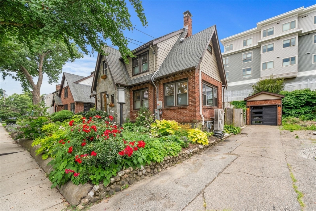 14 Hazelmere Rd