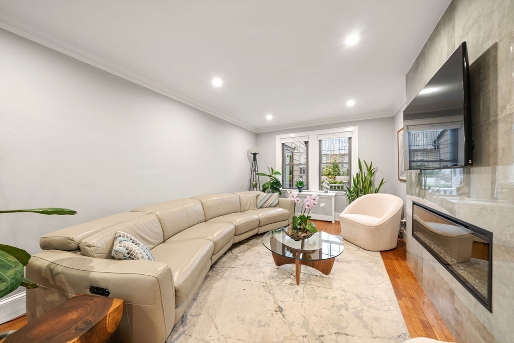 14 Hazelmere Rd