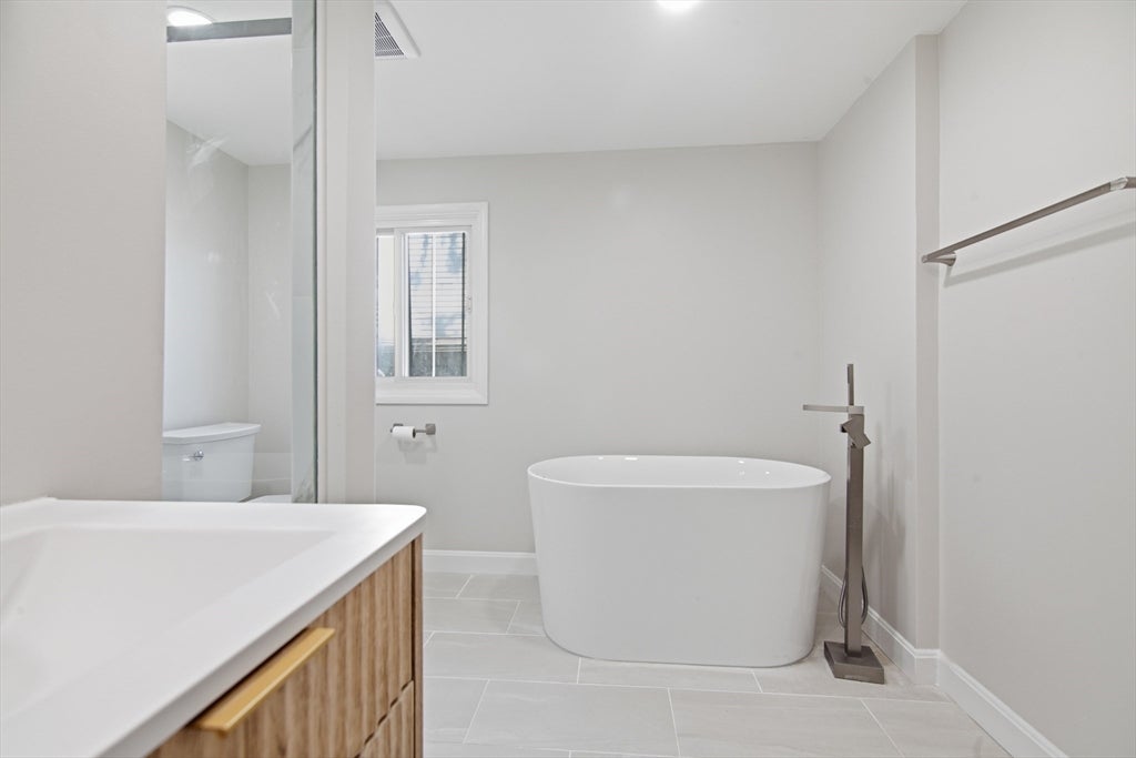 1 Belnap Rd, Boston, MA Photo #18