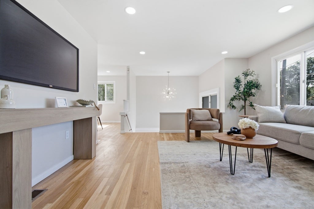 1 Belnap Rd, Boston, MA Photo #4