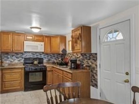12 Rangeley Ave Providence RI 02908