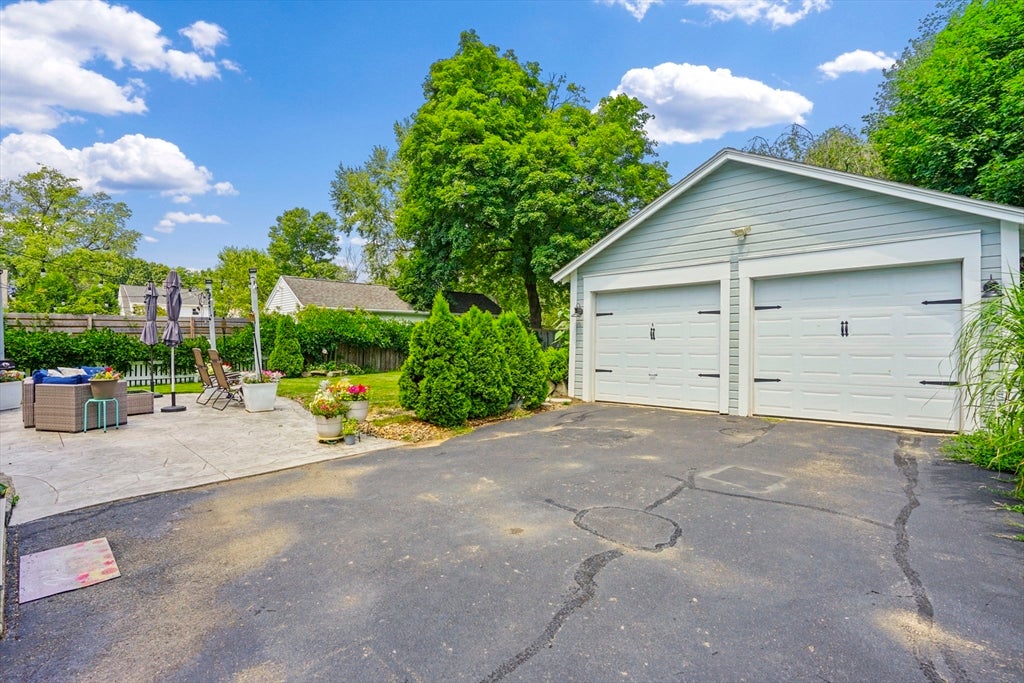 174 Hopkins Pl, Longmeadow, MA, 174 Hopkins Pl, Longmeadow, MA Photo #4