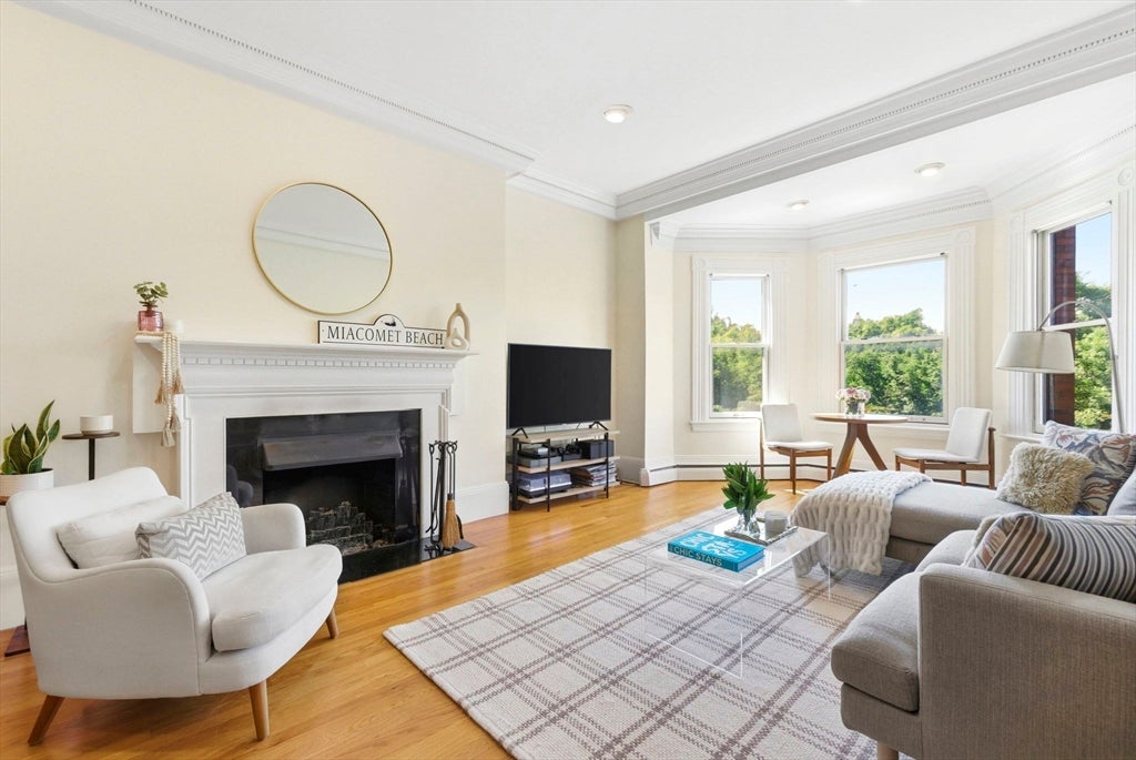 Photo of 320 Commonwealth Avenue #41, Boston, MA 02115 (MLS # 73529124)