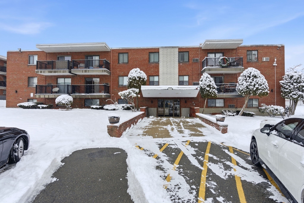 100 Governors Drive 118