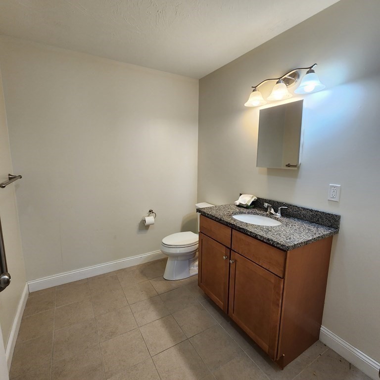 130 Spring St 102
