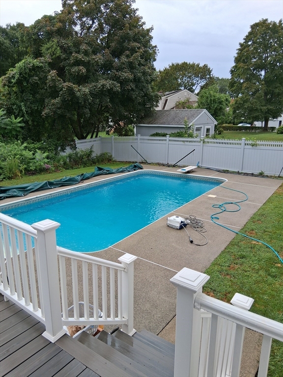 11 Fuller Dr