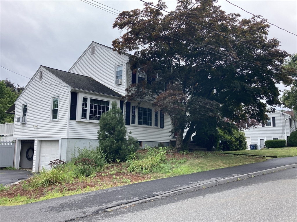 11 Fuller Dr