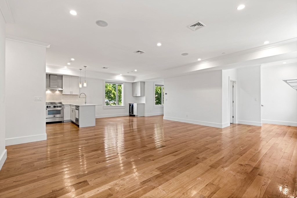 17 Vinton Street PH5