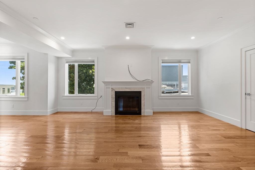 17 Vinton Street PH5