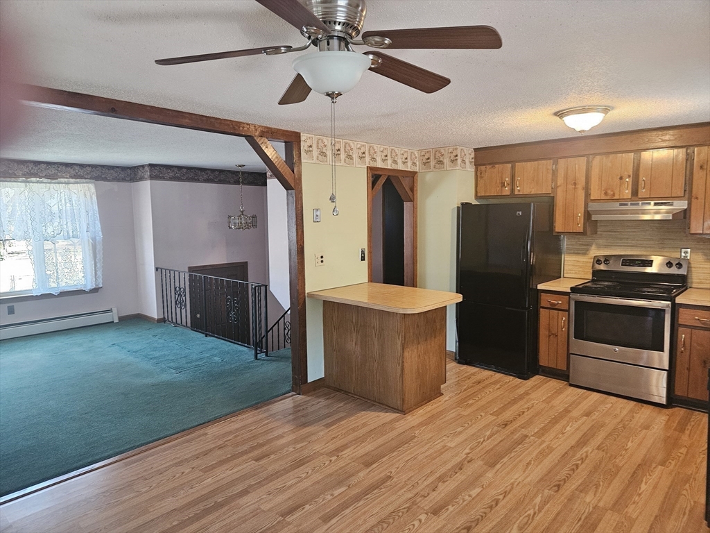 Dracut, Massachusetts 01826, United States, 3 Bedrooms Bedrooms, ,1 BathroomBathrooms,Residential,Pending,114452