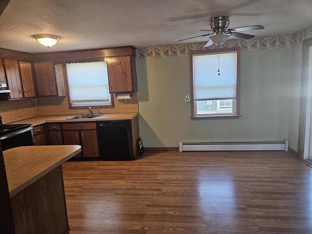 Dracut, Massachusetts 01826, United States, 3 Bedrooms Bedrooms, ,1 BathroomBathrooms,Residential,Pending,114452