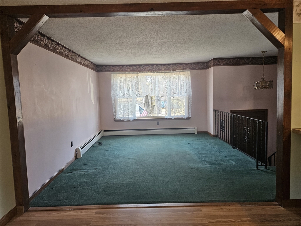 Dracut, Massachusetts 01826, United States, 3 Bedrooms Bedrooms, ,1 BathroomBathrooms,Residential,Pending,114452