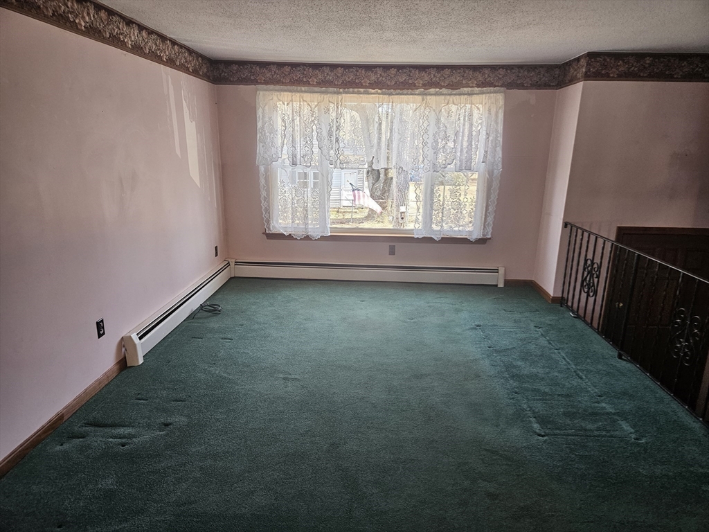 Dracut, Massachusetts 01826, United States, 3 Bedrooms Bedrooms, ,1 BathroomBathrooms,Residential,Pending,114452