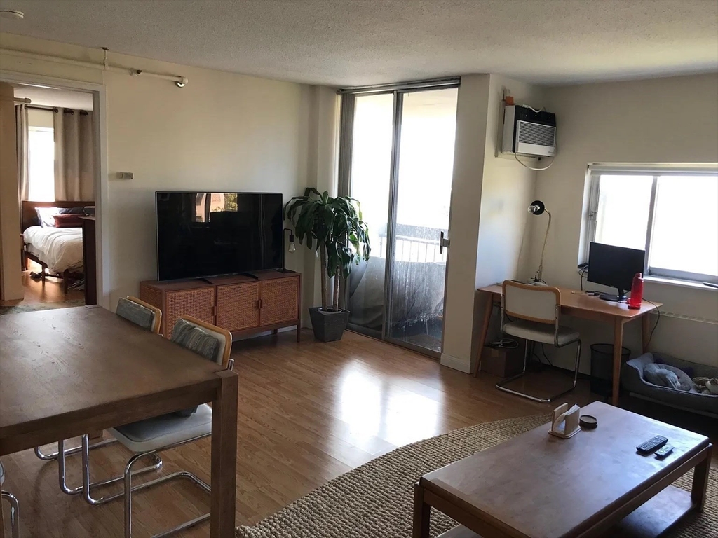 Cambridge, Virginia 20139, United States, 1 Bedroom Bedrooms, ,2 BathroomsBathrooms,Residential,Pending,127951