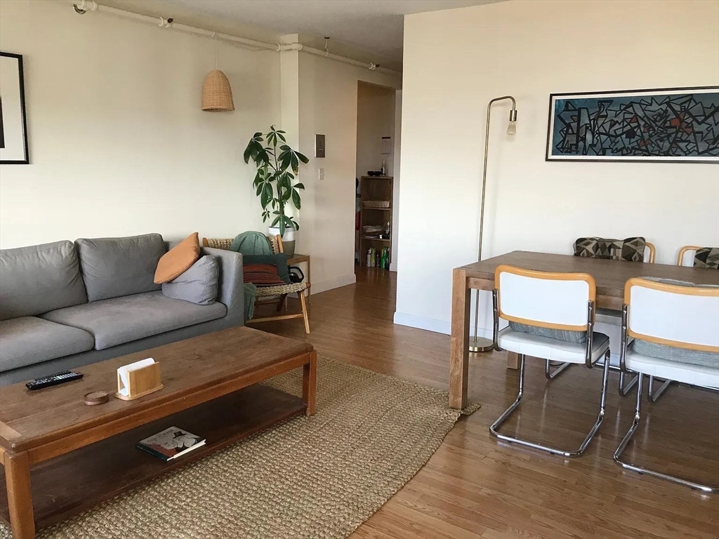 Cambridge, Virginia 20139, United States, 1 Bedroom Bedrooms, ,2 BathroomsBathrooms,Residential,Pending,127951