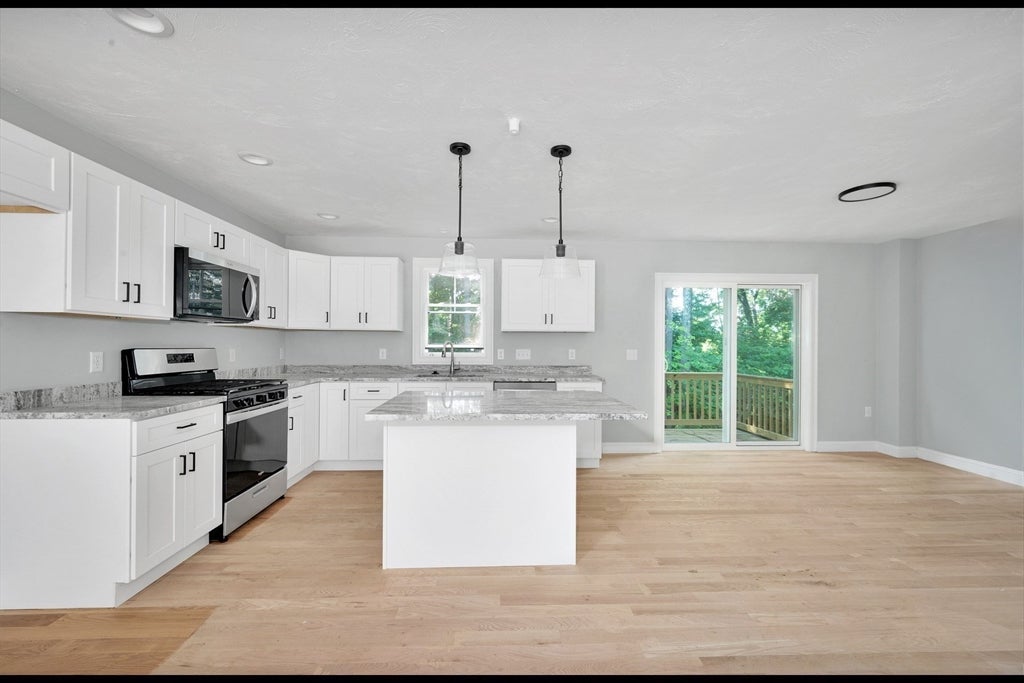 299 Quincy St, Building 3 ST #3, Holbrook, MA, 299 Quincy St, Building 3 ST #3, Holbrook, MA Photo #4