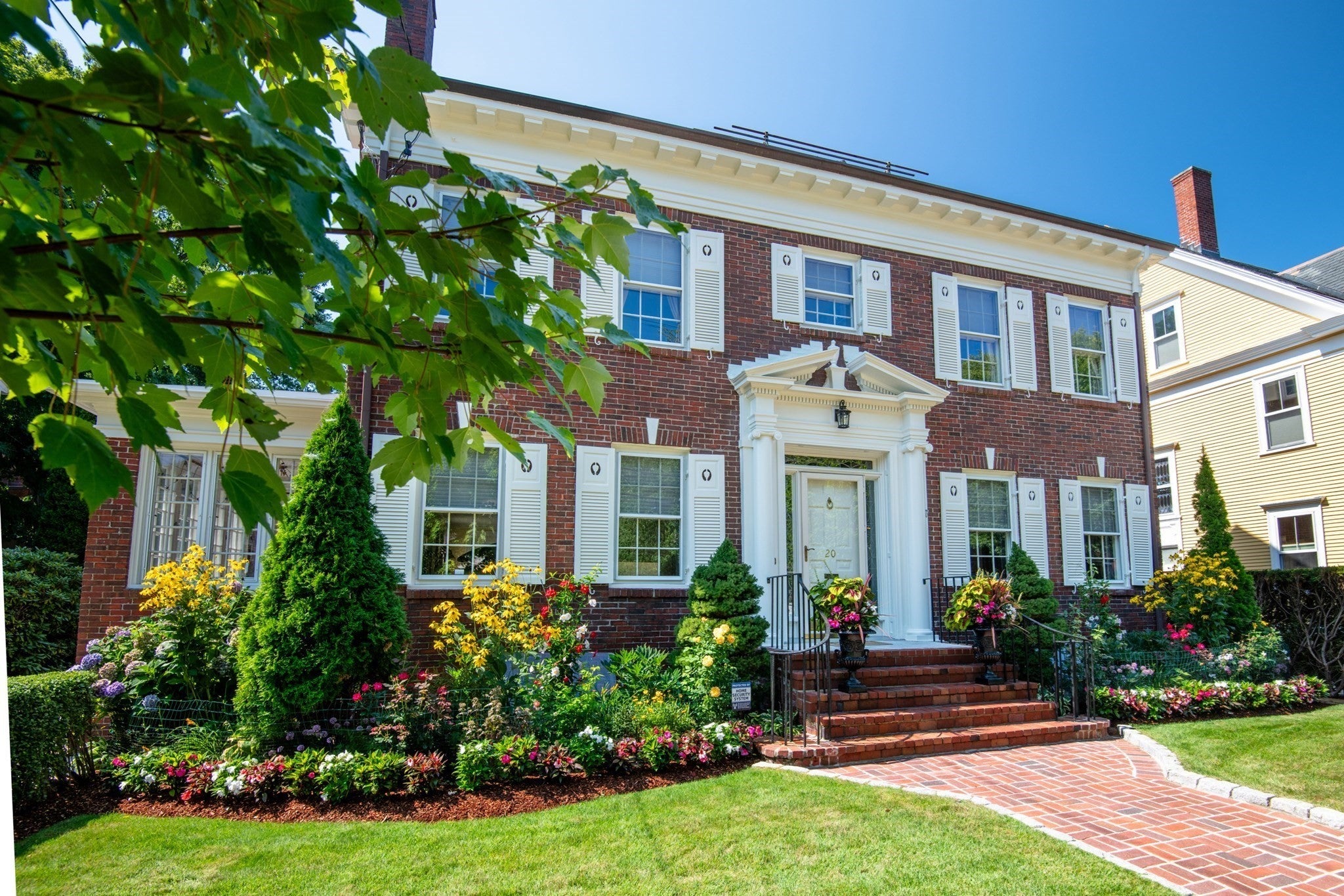 20 Lochstead Ave