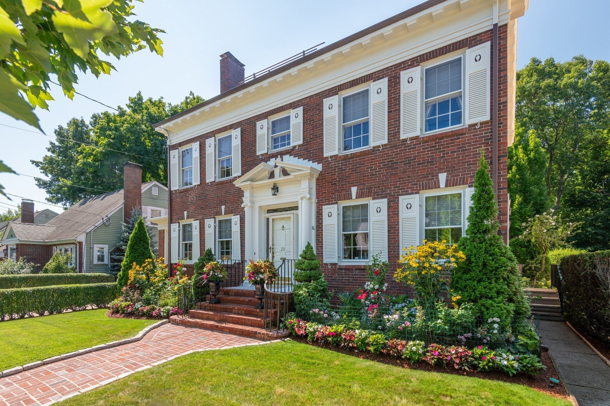 20 Lochstead Ave