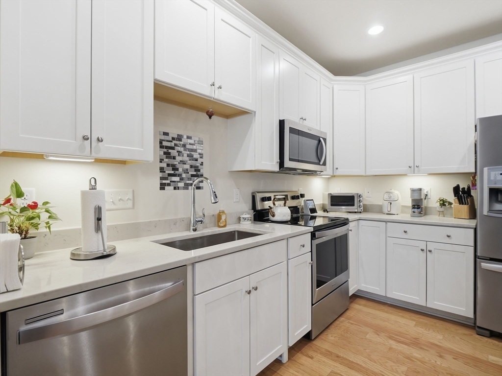 220 Martins Landing 104