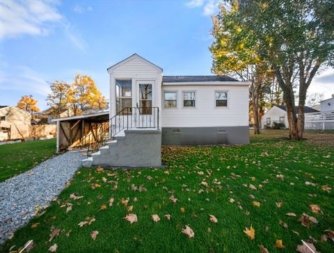 24 Glen Rd Holbrook MA 02343