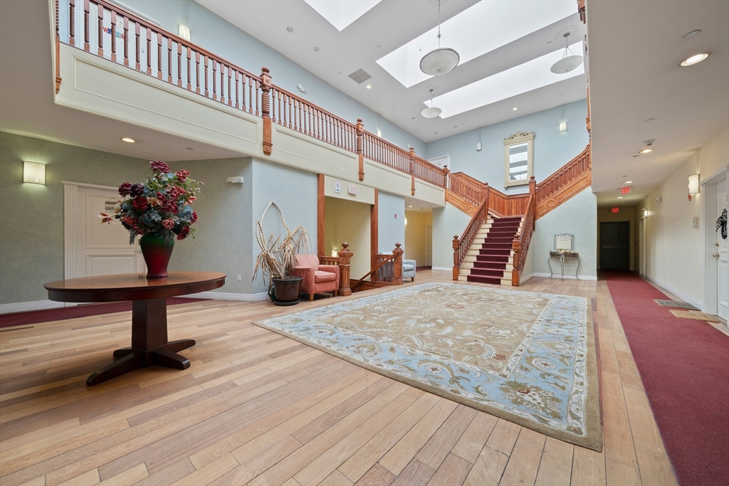 7 Main St 104